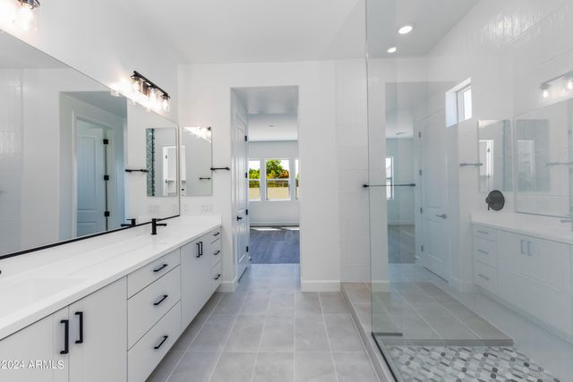 7583 W GELDING Drive, Peoria, AZ 85381