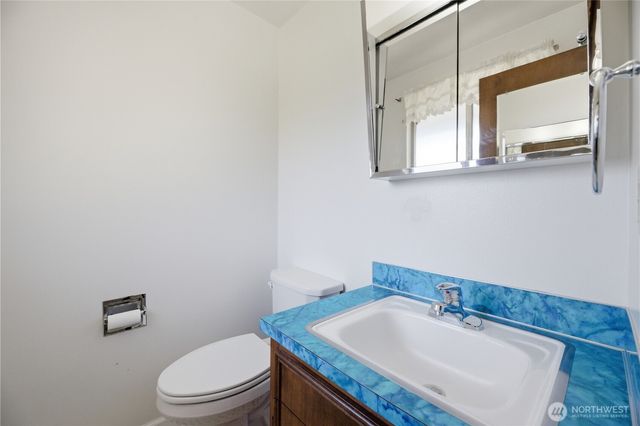 10715 111th Avenue SW, Tacoma, WA 98498