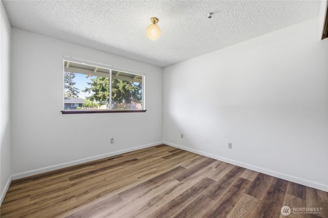 10715 111th Avenue SW, Tacoma, WA 98498