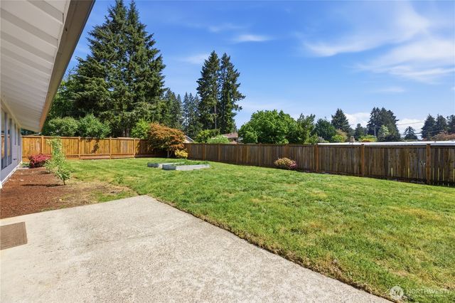 10715 111th Avenue SW, Tacoma, WA 98498
