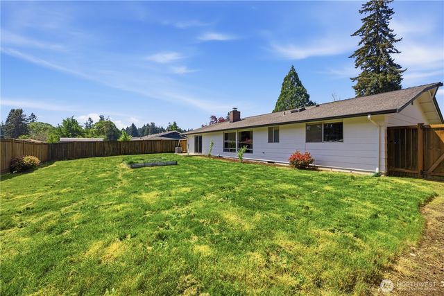 10715 111th Avenue SW, Tacoma, WA 98498