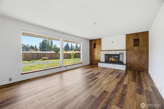 10715 111th Avenue SW, Tacoma, WA 98498