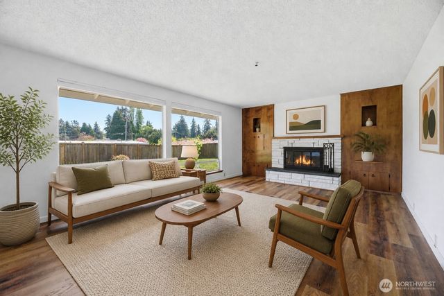 10715 111th Avenue SW, Tacoma, WA 98498