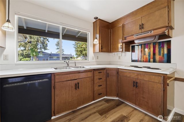 10715 111th Avenue SW, Tacoma, WA 98498