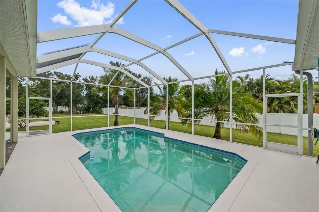Image 13 of property listing at 6425 98TH AVENUE N, Pinellas Park, FL 33782