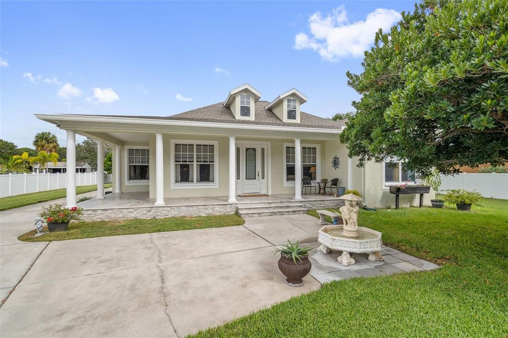 Image 3 of property listing at 6425 98TH AVENUE N, Pinellas Park, FL 33782