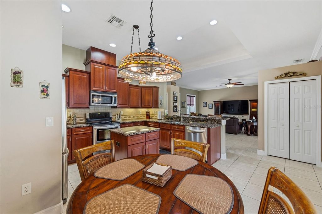 Image 27 of property listing at 6425 98TH AVENUE N, Pinellas Park, FL 33782