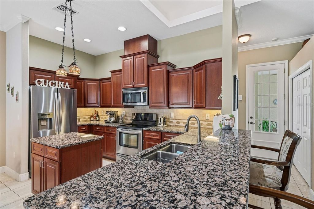 Image 31 of property listing at 6425 98TH AVENUE N, Pinellas Park, FL 33782