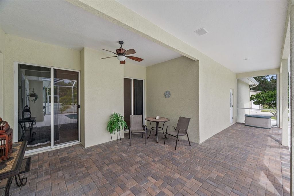 Image 8 of property listing at 6425 98TH AVENUE N, Pinellas Park, FL 33782