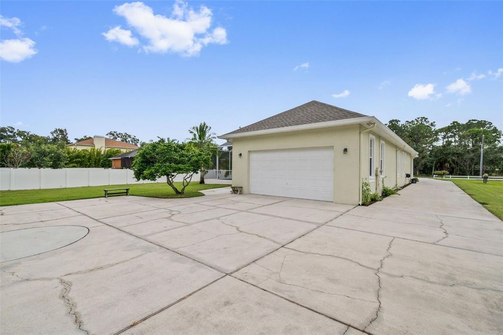 Image 72 of property listing at 6425 98TH AVENUE N, Pinellas Park, FL 33782