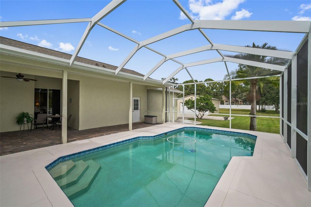 Image 10 of property listing at 6425 98TH AVENUE N, Pinellas Park, FL 33782