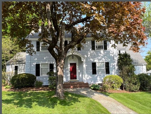257 Dedham na, Newton, MA 02461