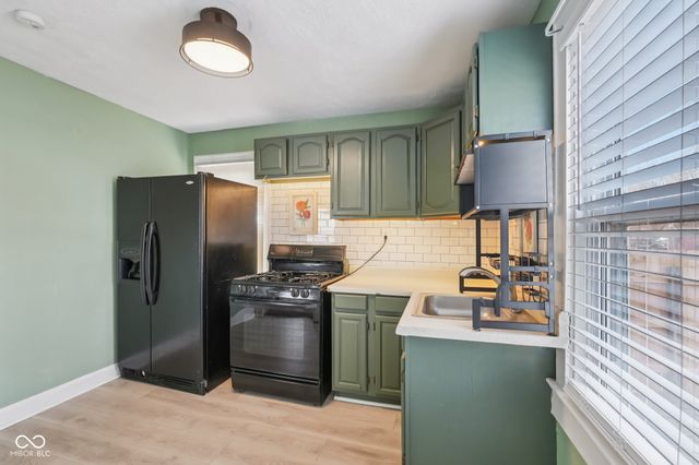 3020 S Mooresville Road, Indianapolis, IN 46221