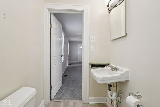 3020 S Mooresville Road, Indianapolis, IN 46221