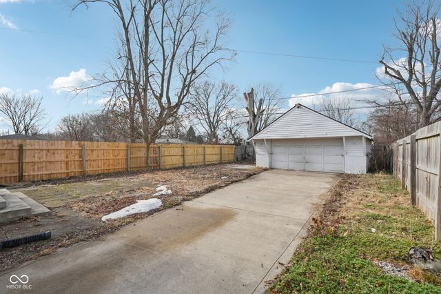 3020 S Mooresville Road, Indianapolis, IN 46221