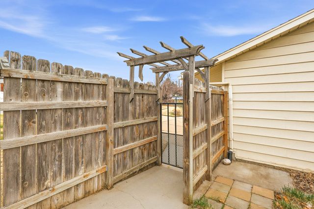 4524 STEPHENS CIR, South Ogden, UT 84403