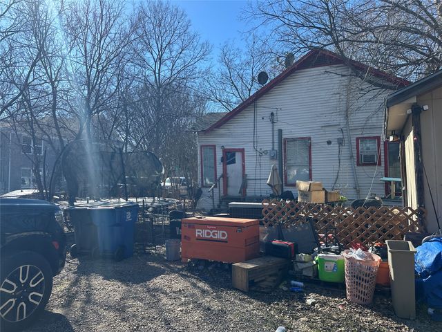 700 N Clinton Avenue, Dallas, TX 75208