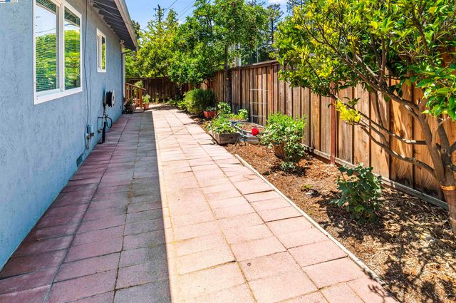 2219 Dexter Way, Hayward, CA 94541