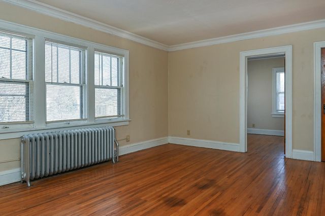 1090 Thomas Avenue, Saint Paul, MN 55104