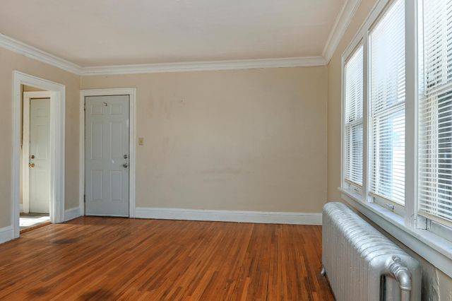 1090 Thomas Avenue, Saint Paul, MN 55104