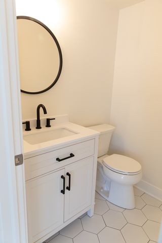 713 Stevens Street 713, Geneva, IL 60134