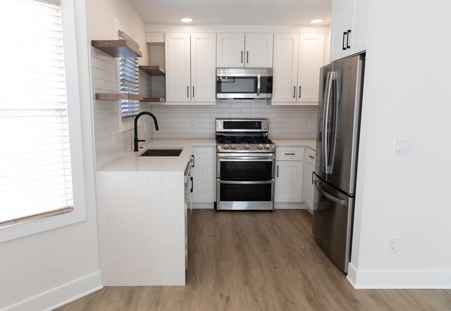 713 Stevens Street 713, Geneva, IL 60134