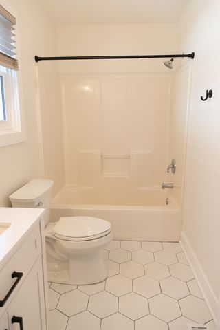 713 Stevens Street 713, Geneva, IL 60134