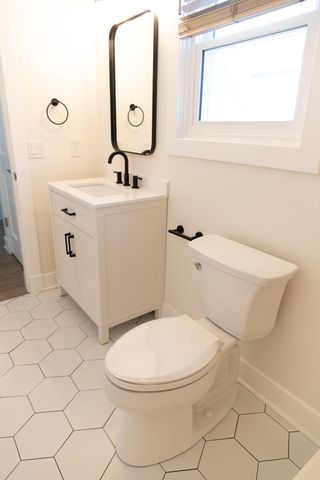 713 Stevens Street 713, Geneva, IL 60134