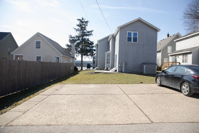 713 Stevens Street 713, Geneva, IL 60134