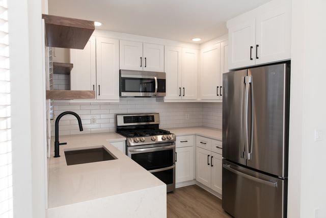 713 Stevens Street 713, Geneva, IL 60134