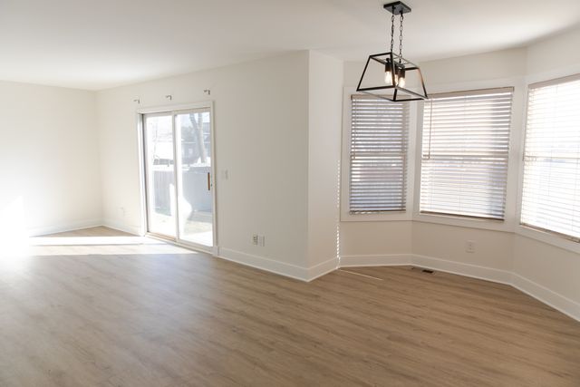 713 Stevens Street 713, Geneva, IL 60134