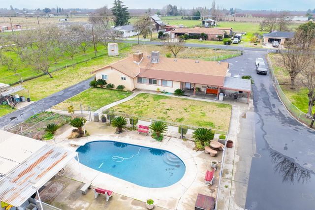 4460 Mountain View Rd, Hughson, CA 95326