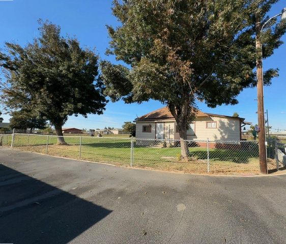 4460 Mountain View Rd, Hughson, CA 95326