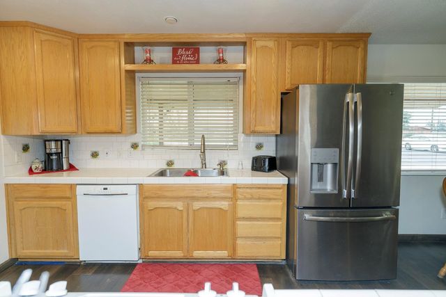 4460 Mountain View Rd, Hughson, CA 95326