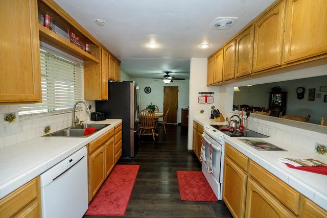 4460 Mountain View Rd, Hughson, CA 95326