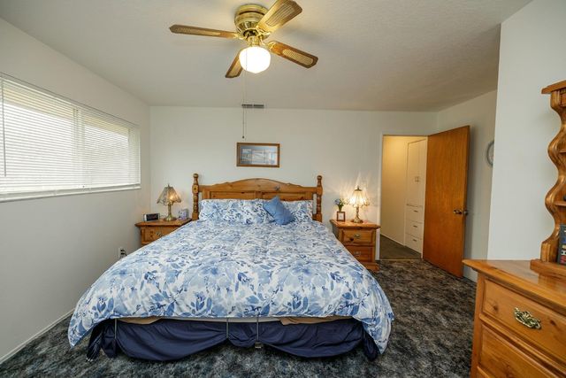 4460 Mountain View Rd, Hughson, CA 95326