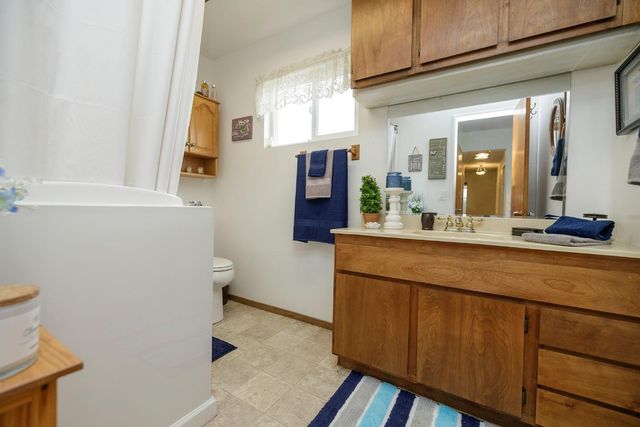 4460 Mountain View Rd, Hughson, CA 95326