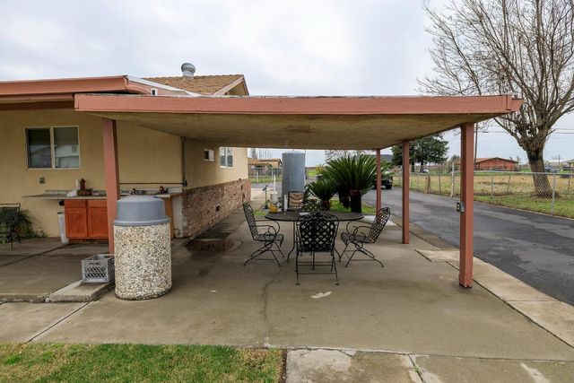 4460 Mountain View Rd, Hughson, CA 95326