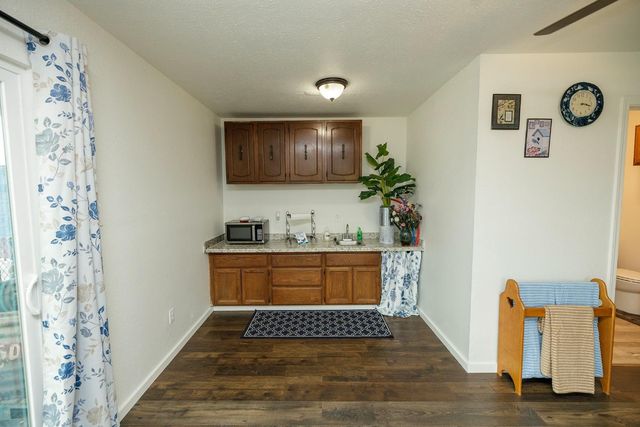 4460 Mountain View Rd, Hughson, CA 95326