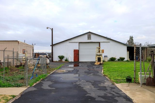 4460 Mountain View Rd, Hughson, CA 95326