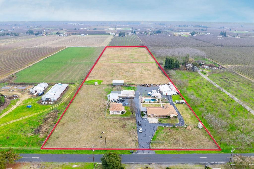 4460 Mountain View Rd, Hughson, CA 95326