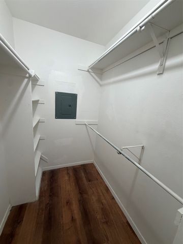 8601 Park Lane 422, Dallas, TX 75231
