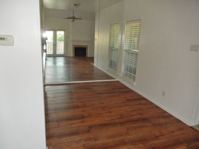 8601 Park Lane 422, Dallas, TX 75231