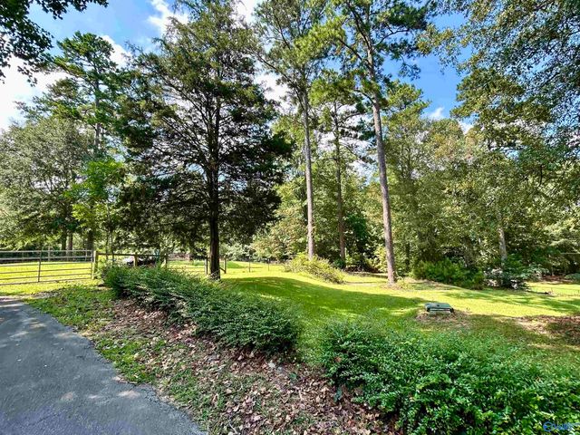 4010 Tabor Road, Gadsden, AL 35904