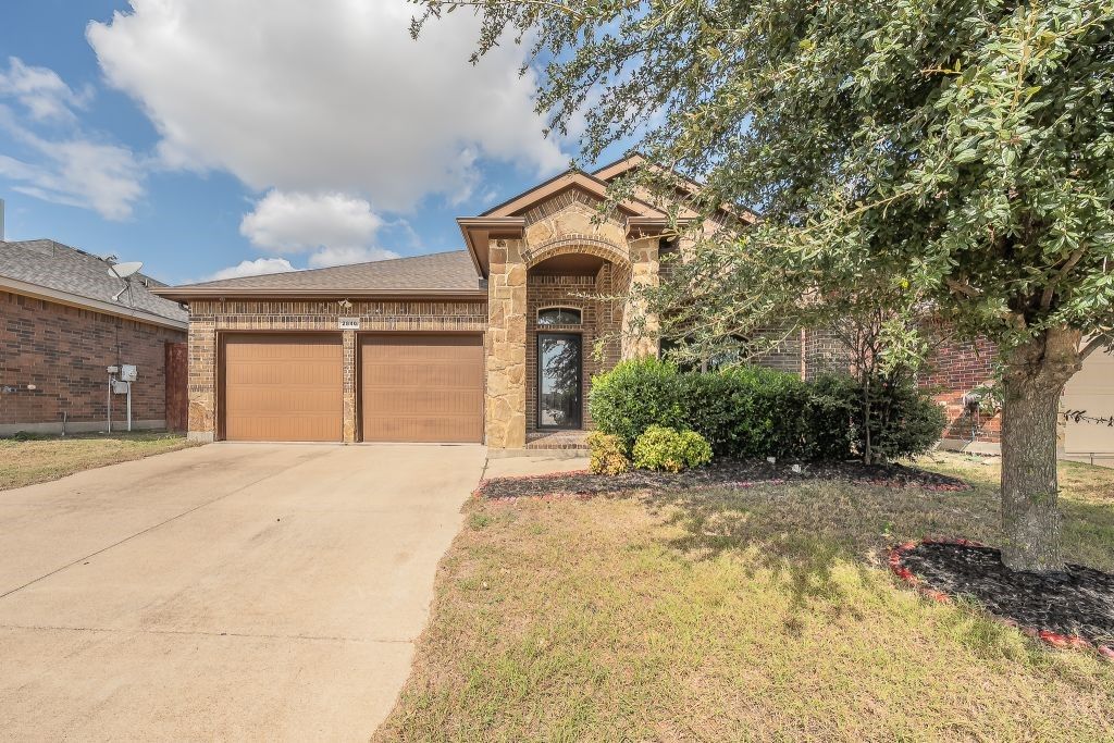 2840 Candace Drive, Grand Prairie, TX 75051 — photo 2