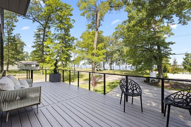 11160 Marquette Dr, New Buffalo, MI 49117