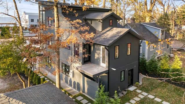 11160 Marquette Dr, New Buffalo, MI 49117