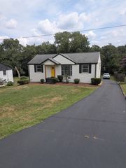2343 Fernwood Dr, Nashville, TN 37216