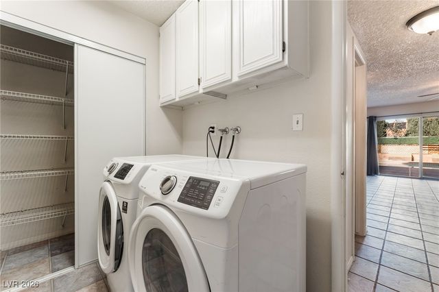 8704 Isola Drive, Las Vegas, NV 89117