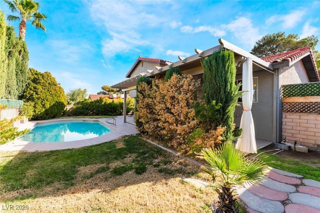 8704 Isola Drive, Las Vegas, NV 89117